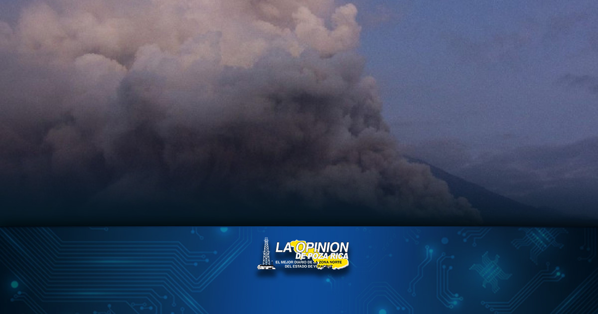 Indonesia evacúa a cerca de 2 mil personas por la erupción del volcán del Monte Semeru