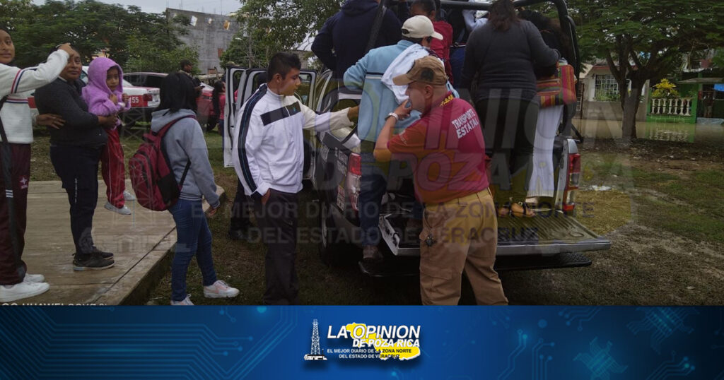 Estudiantes se quedan varados en el albergue López Portillo