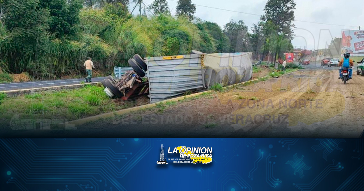 Un lesionado en volcadura de tráiler