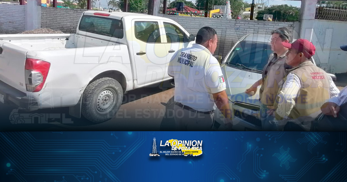 Cohete truena sobre una camioneta