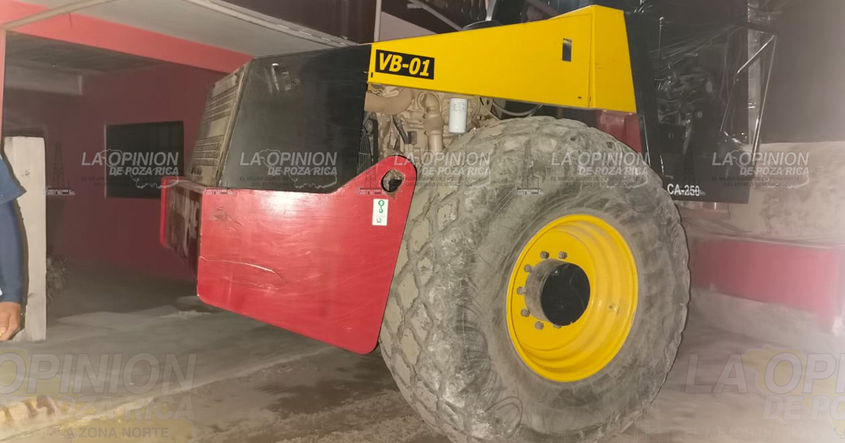 APLANADORA DAÑA CUATRO VEHÍCULOS