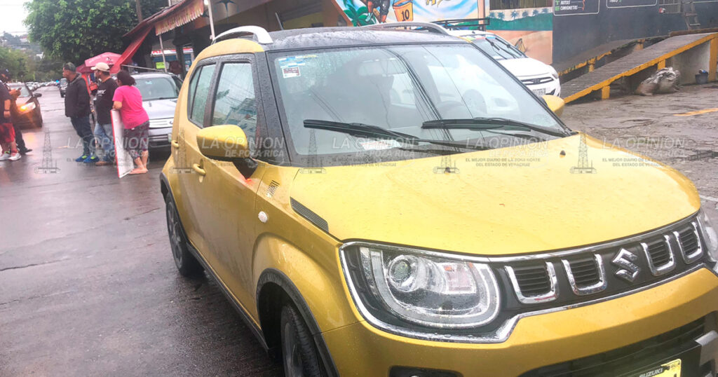 Abuelito es atropellado por automóvil