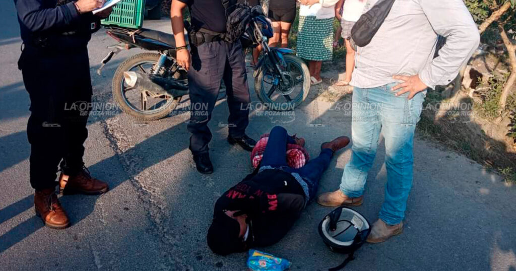 Comerciante herida al caer de una motocicleta