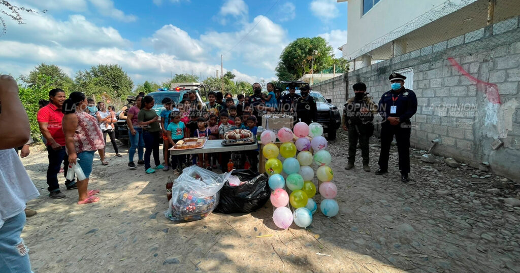 Llegan los reyes magos a la Colonia Nuevo Amanecer