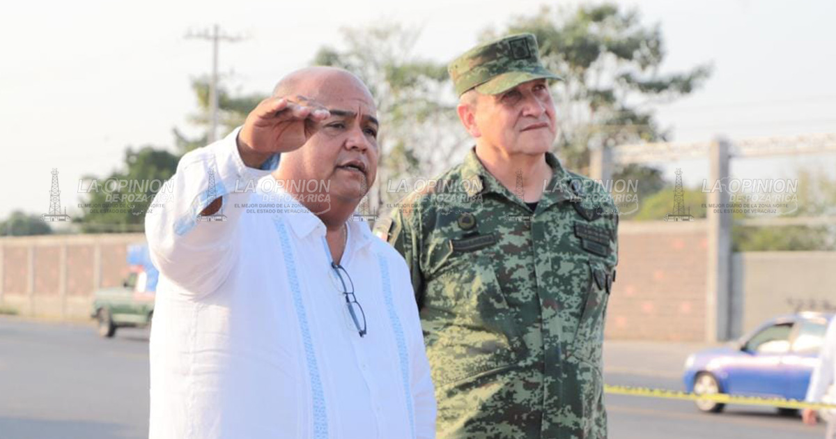 Eric Cisneros supervisa obras