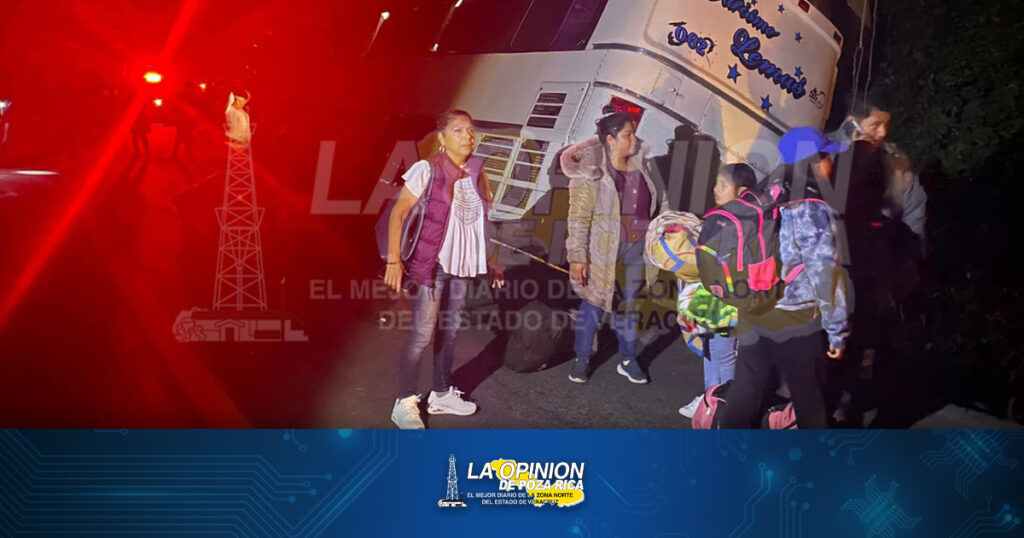 Casi vuelca autobús en carretera