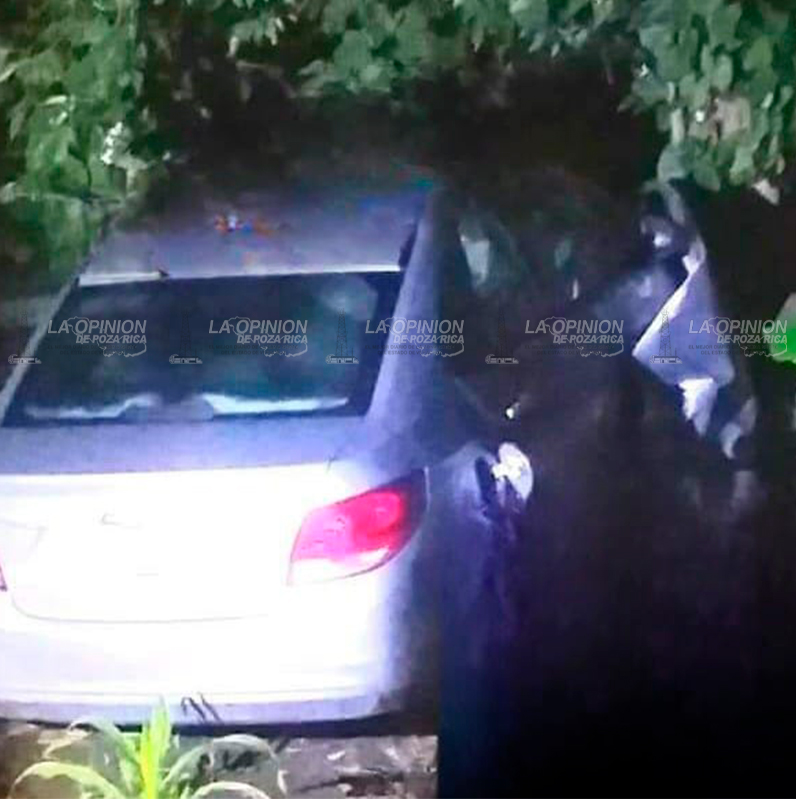 ¡Mueren 2 impactados por un Aveo!