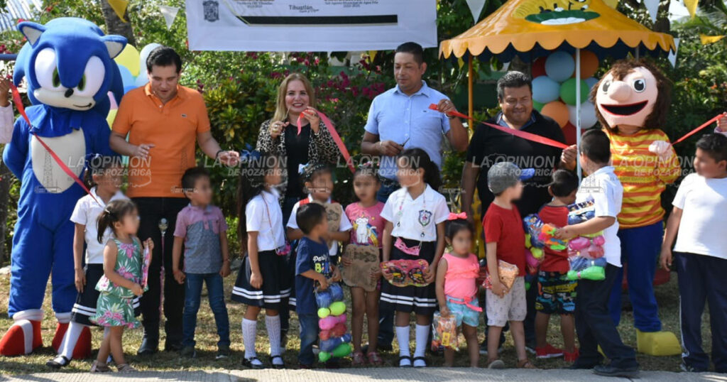 Inauguran parque infantil de Agua Fría