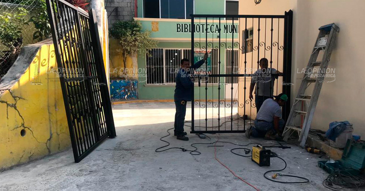 Cierran acceso al parque Juárez