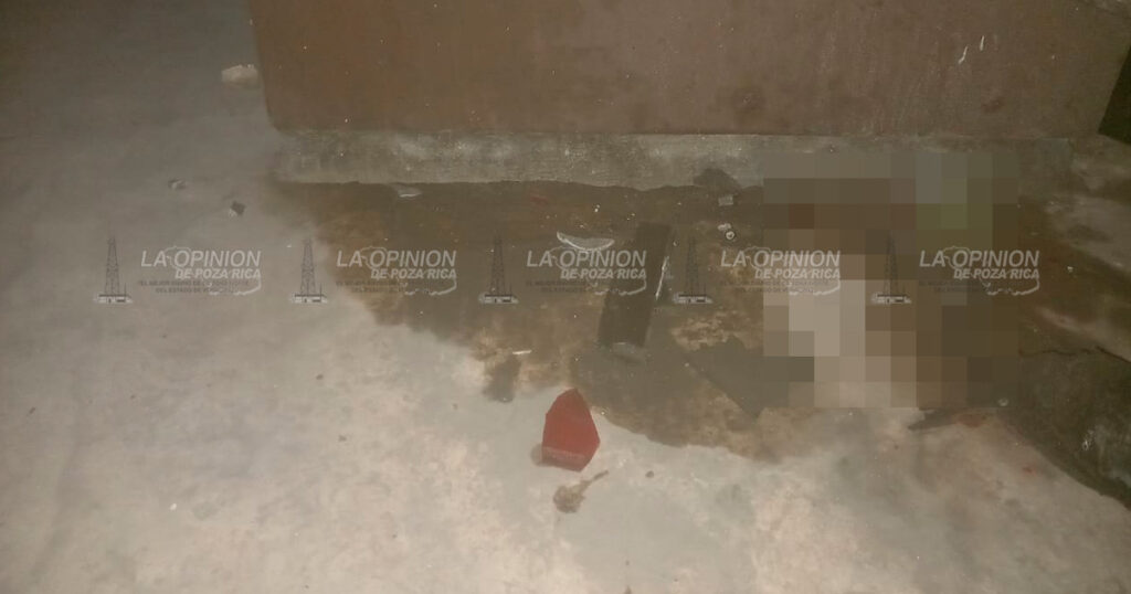 ¡Estudiante vuelca auto en el bulevar!