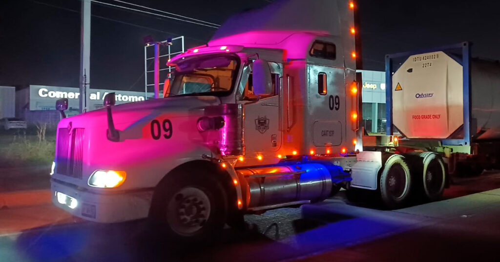 Se impacta en un tráiler