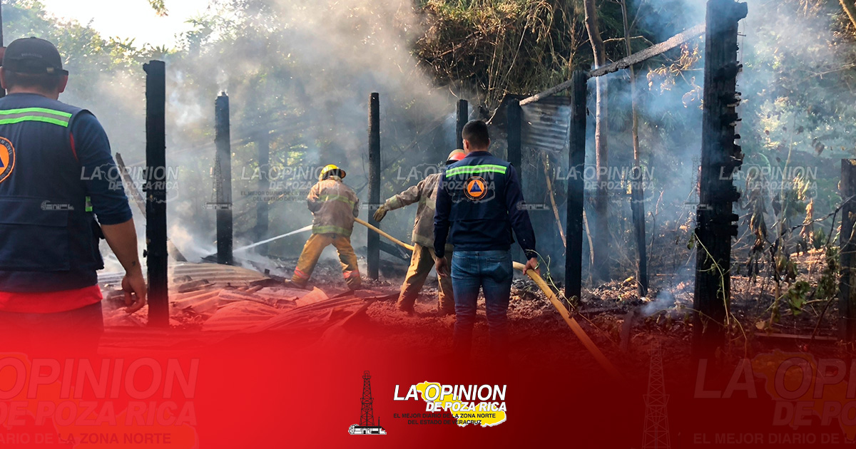 ¡PAVOROSO INCENDIO! Bomberos municipales y Policía Municipal sofocaron las llamas