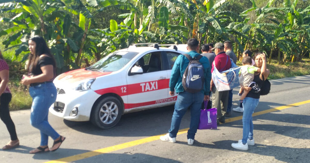 Reinician el bloqueo carretero