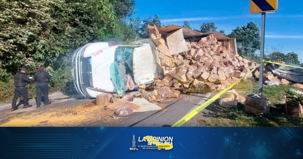 Muere chofer de autobús en aparatoso accidente
