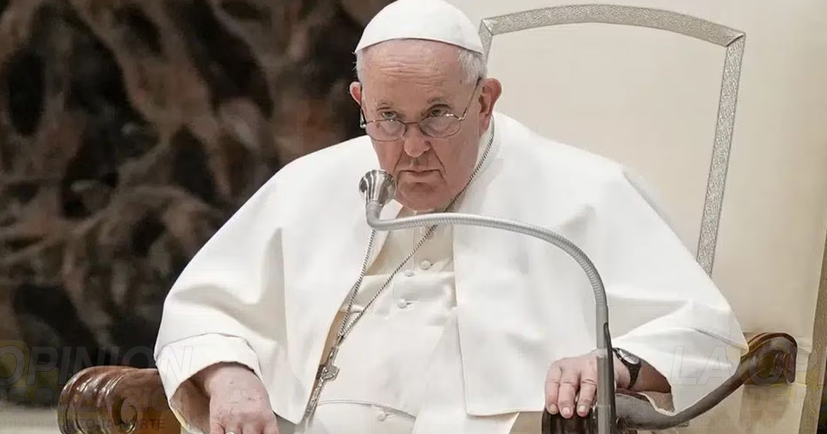 “Acá está mi renuncia”: la carta que el papa Francisco entregó por si su salud fallara