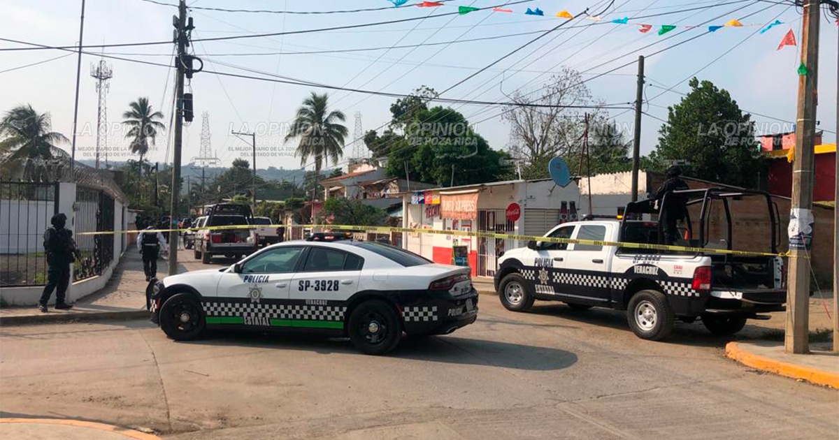 Movimiento policíaco por gente armada