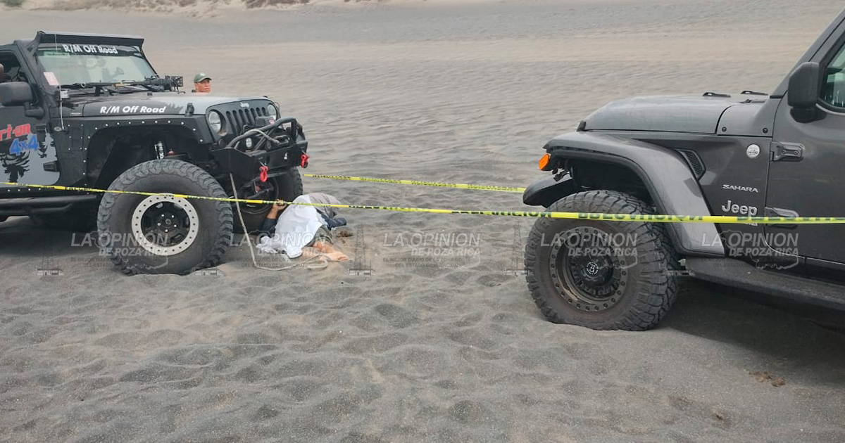 Quedó prensado entre dos Jeep en Chachalacas.