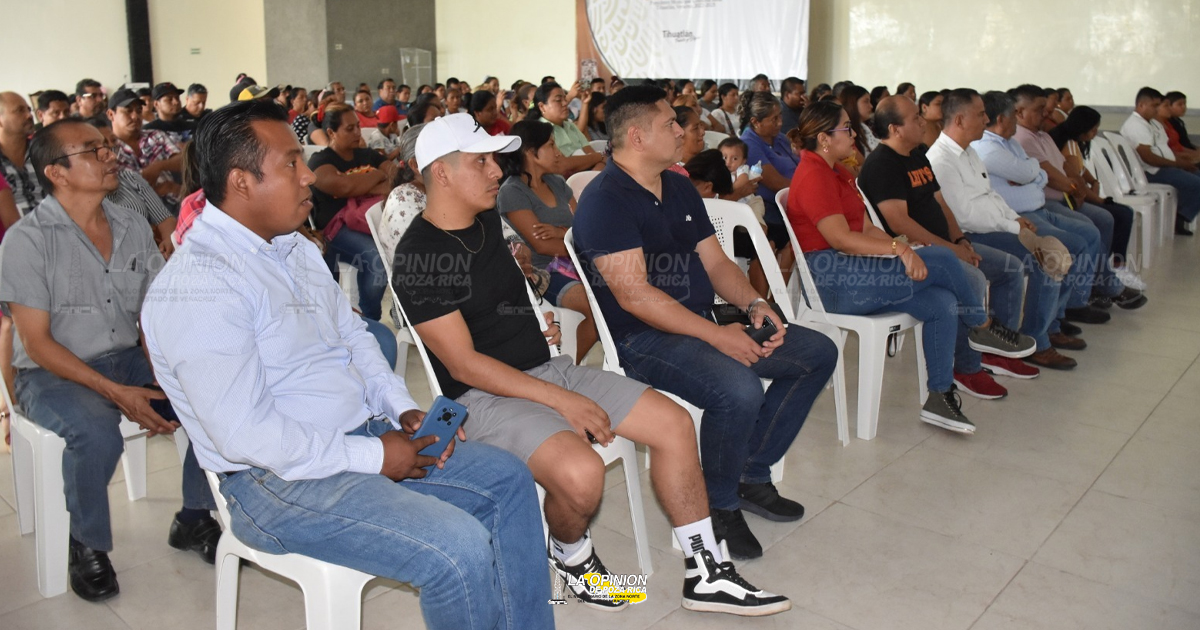 Capacitan a los Comités de Obra en Tihuatlán