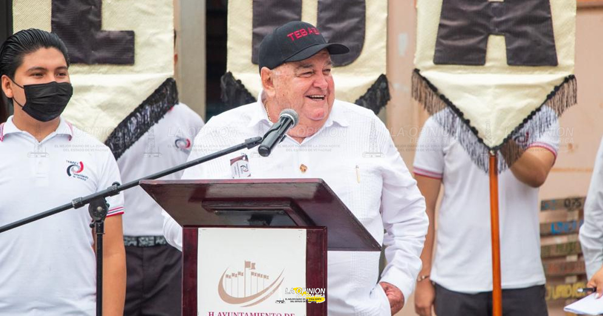 Fernando Remes impulsa desarrollo educativo en Poza Rica