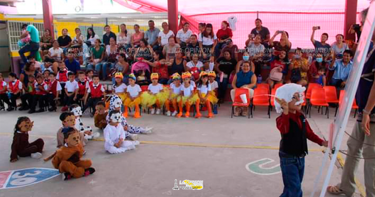 Certifica Escuelas Promotoras con Salud en Kawatzin