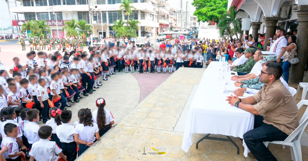 ACTO CÍVICO ALUSIVO A LOS PAPÁS