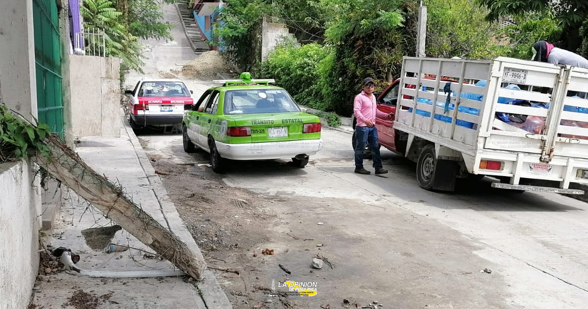 Unidad repartidora se vino en reversa