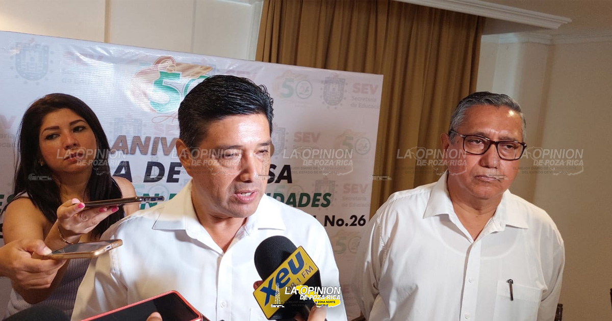 Padres de la ESTI 26 no violentaron libros de texto: director