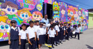 Michou y Mau continúa recorriendo las escuelas