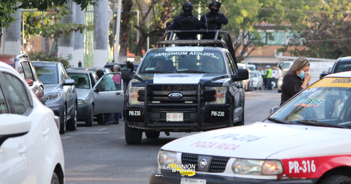 TRÁFICO DE CRISTAL MANCHA A POLICÍA DE POZA RICA
