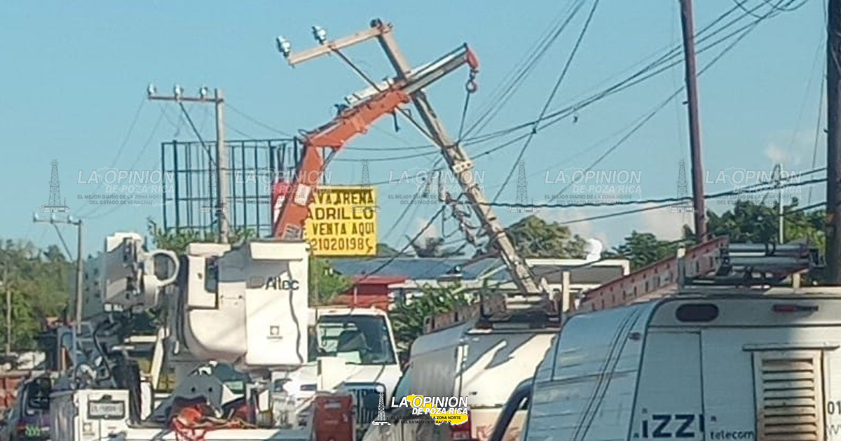 No hay agua por poste derribado
