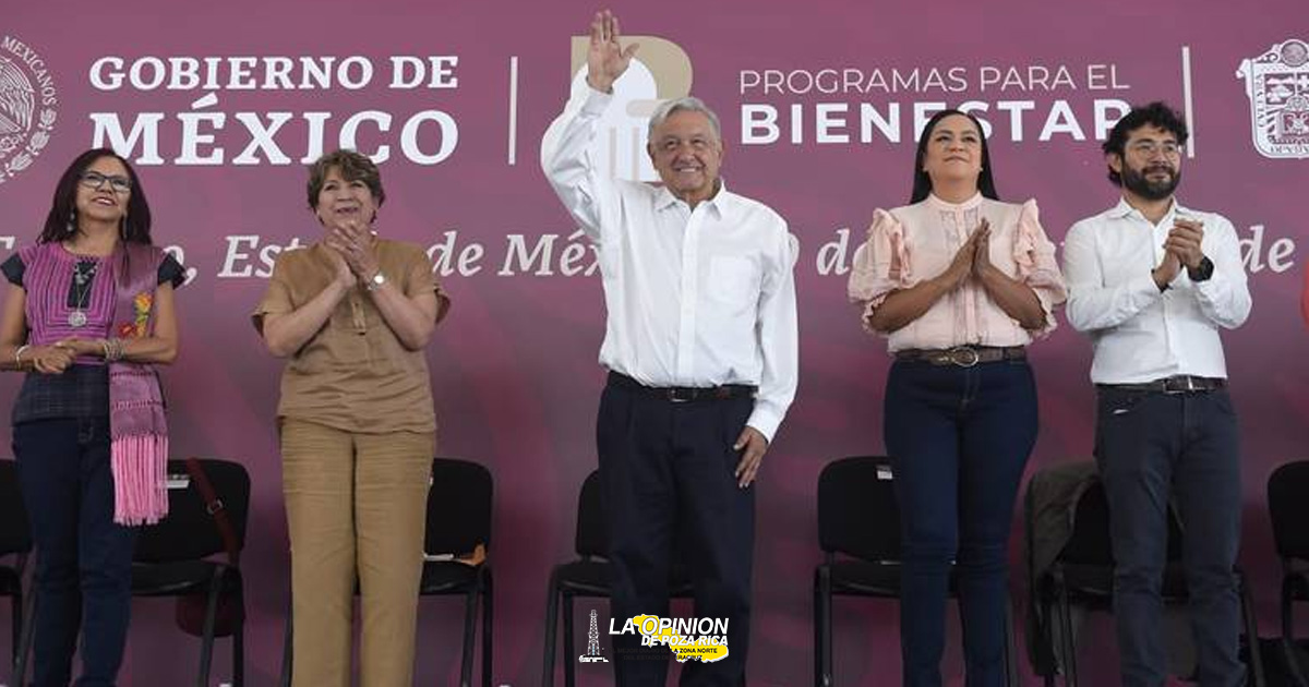 Ahora AMLO besa, dos veces, la mano de Delfina Gómez