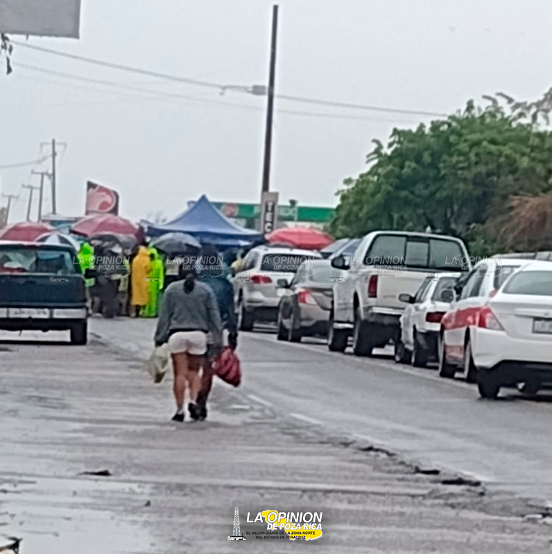 PROTESTAN CONTRA LOS ESTATALES