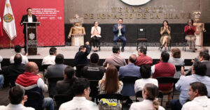 Gracias al ahorro y austeridad, Veracruz hace justicia a empleados estatales