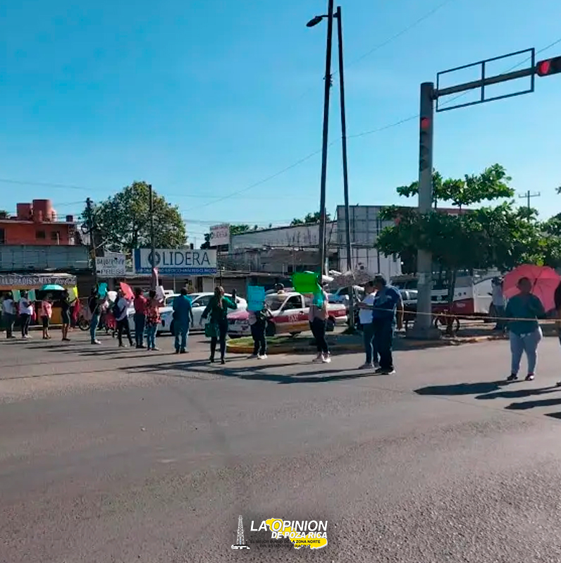 Bloquean carretera Veracruz - Xalapa