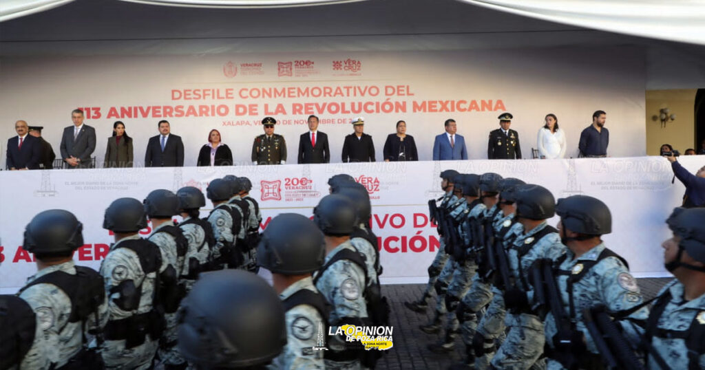 Más de 3 mil personas participaron en el desfile por la Revolución Mexicana