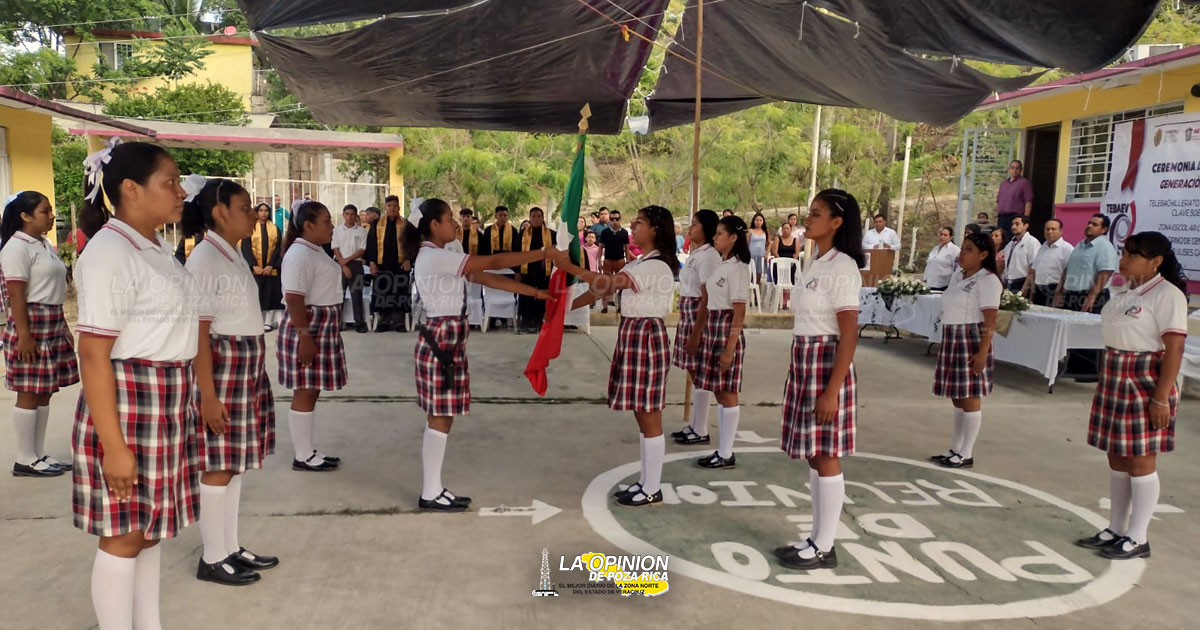 Fomentan en estudiantes el respeto a la patria