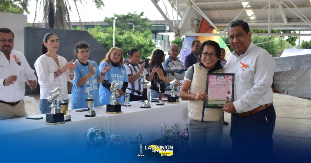 Inauguran torneo de la liga femenil