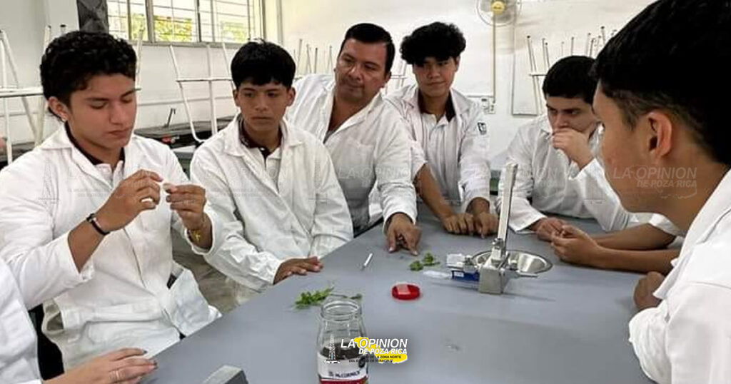 Realizan practicas científicas alumnos de COBAEV-32