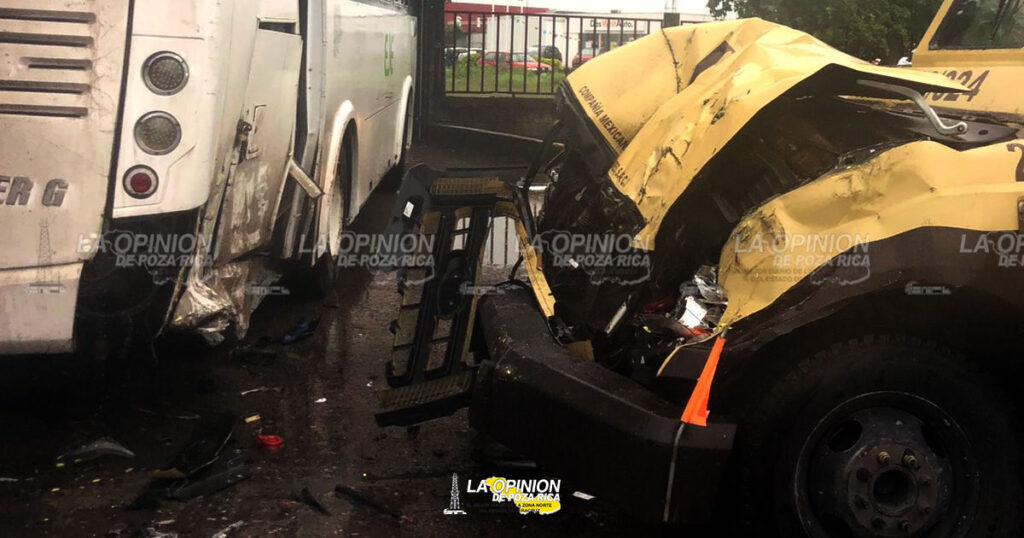 Se ensartó blindada con autobús