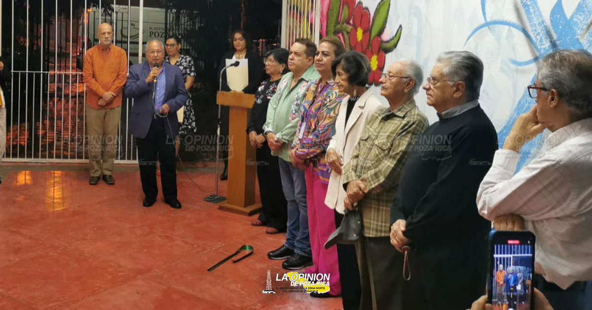 Develan Línea del Tiempo en la Casa de Cultura