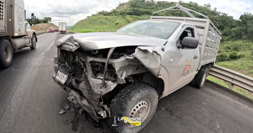 Vuelca tras choque en Autopista Totomoxtle