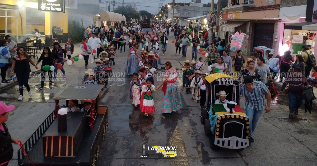 Rememoran el 113 Aniversario de la Revolución Mexicana en Coatzintla