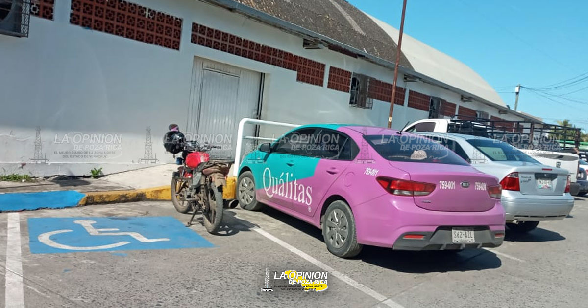 No respetan los espacios de discapacitados en Naranjos