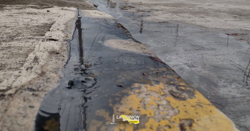 Colapsa red de drenaje en el fraccionamiento Kawatzin