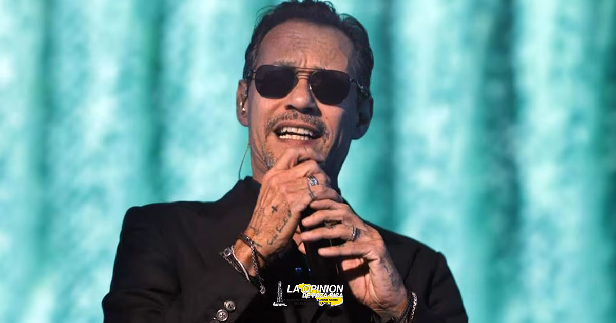 Marc Anthony pone a cantar y a bailar salsa a su público mexicano