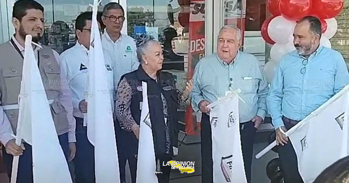 Dan banderazo al Buen Fin 2023 en Poza Rica