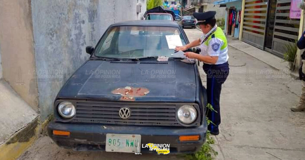 Retiran vehículos Chatarra en Citlaltépetl