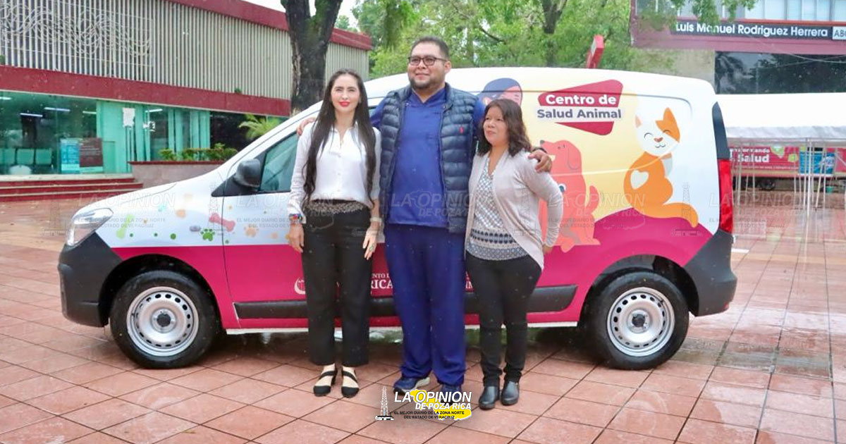 Entrega alcalde unidad móvil al Centro de Salud Animal de PR