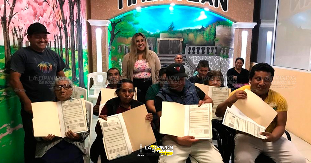 Personas longevas al fin obtienen actas