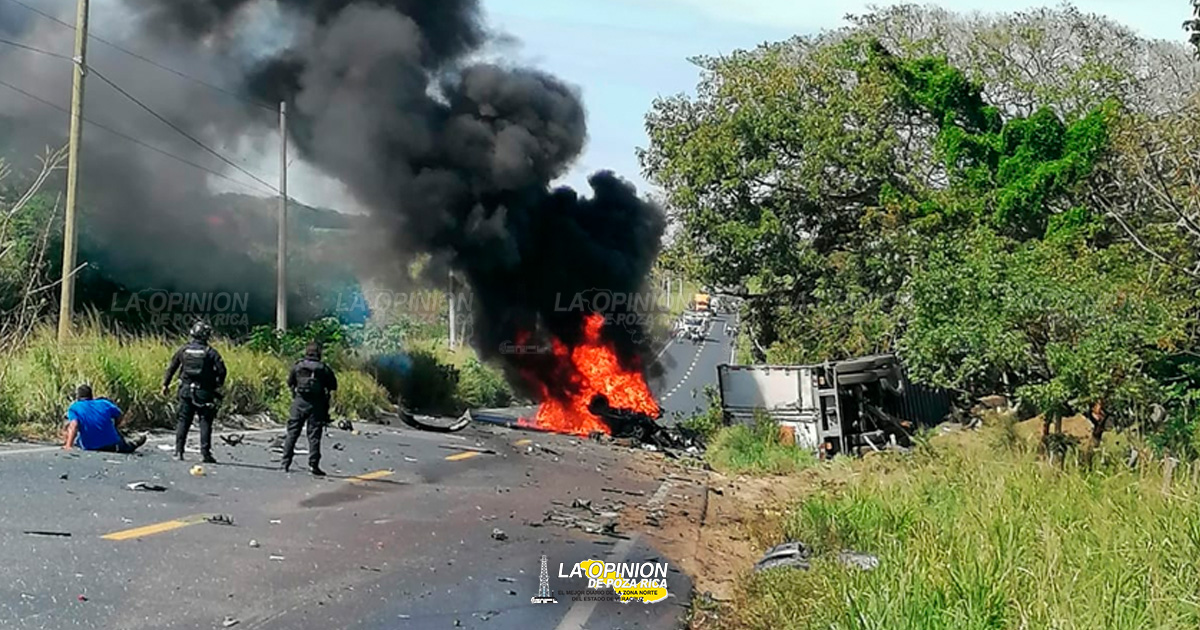 En Alvarado muere persona calcinada en su automóvil